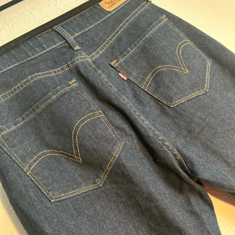 Levi's  Perfect Waist Straight Leg 🦵🏾 Blue Jeans 👖 - Picture 4 of 6